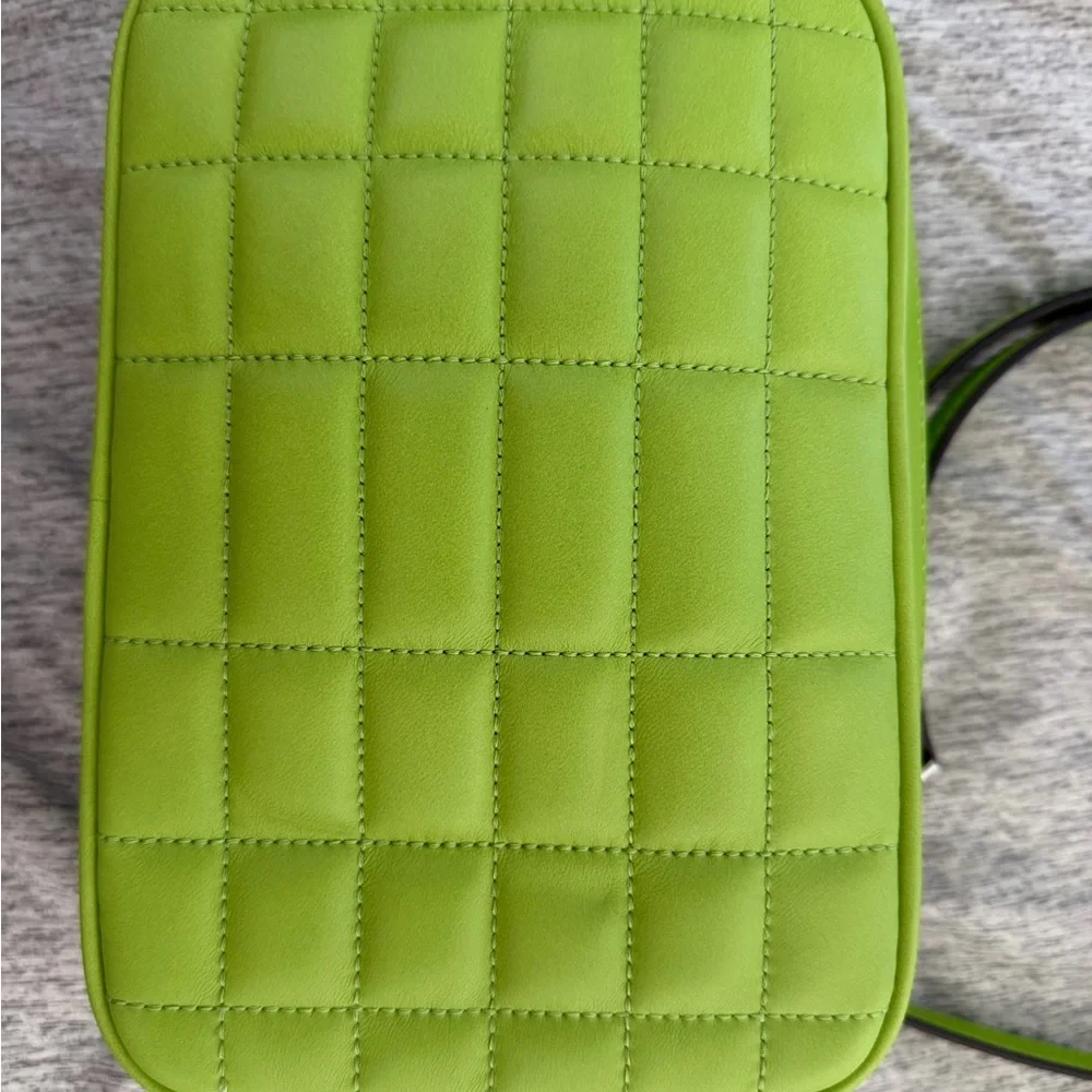 Michael Kors Vibrant Green Quilted Crossbody Bag - Picture 2 of 4